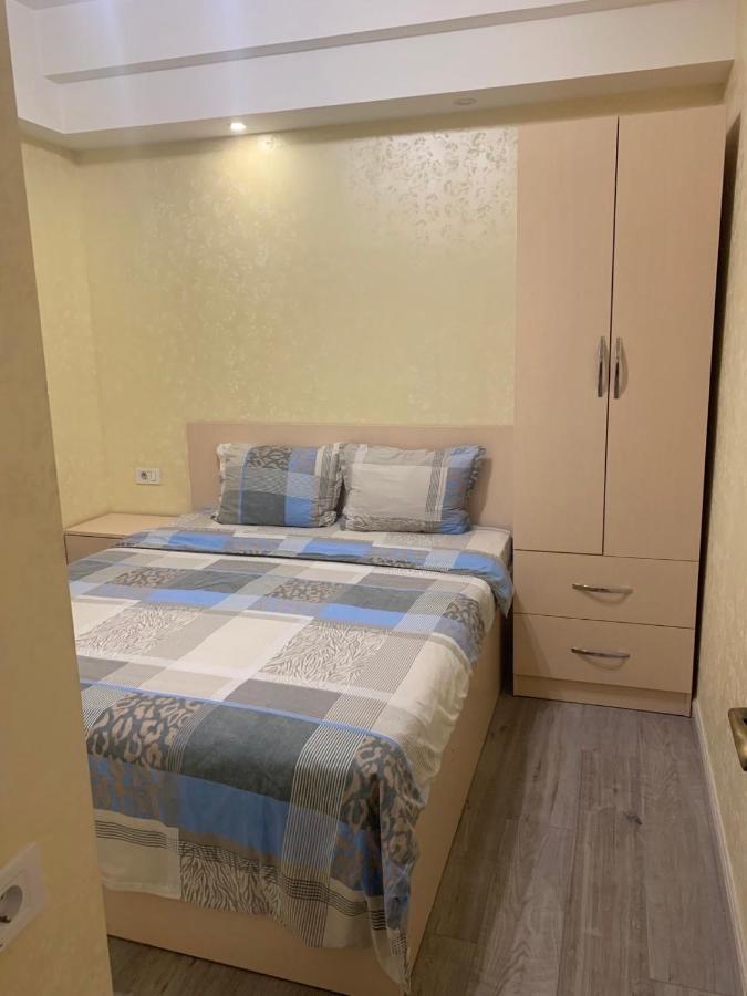Comfortable Apartment In Center Erevan Esterno foto