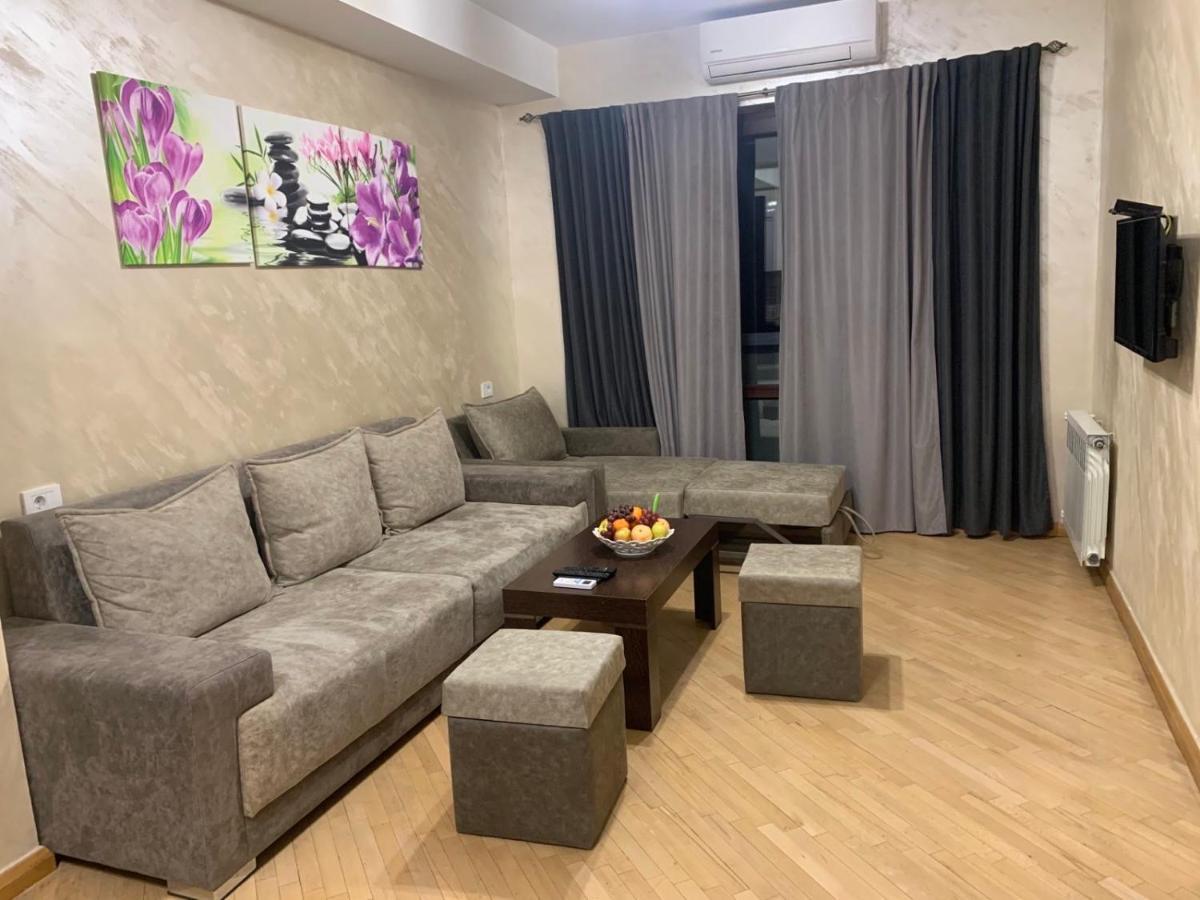 Comfortable Apartment In Center Erevan Esterno foto