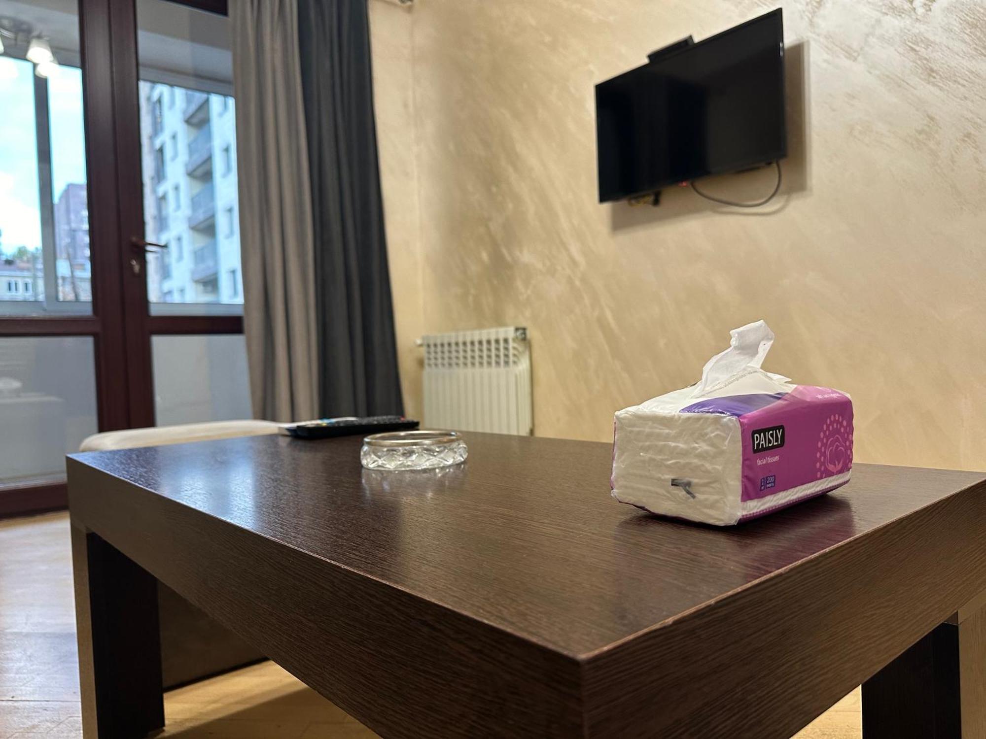 Comfortable Apartment In Center Erevan Esterno foto