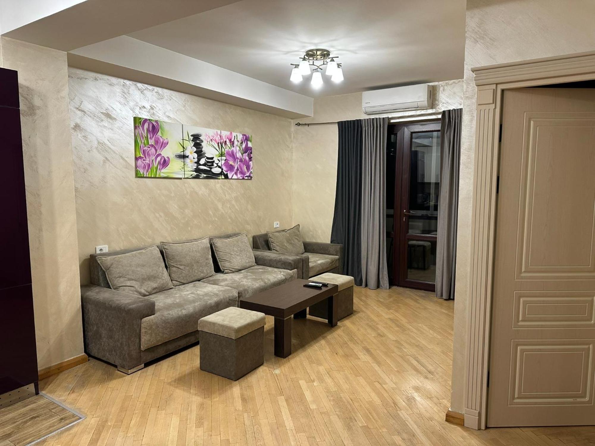 Comfortable Apartment In Center Erevan Esterno foto