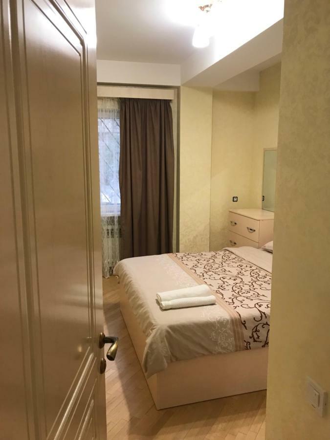 Comfortable Apartment In Center Erevan Esterno foto